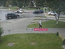 Опубликовано видео ДТП с бабушкой и внучкой в Пинске