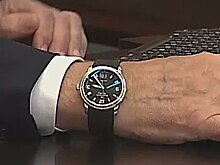 Песков объяснил дату на часах Путина во время голосования