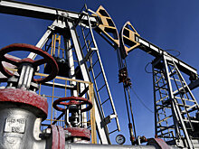 Цена нефти Brent достигла 93 долларов за баррель впервые за семь лет