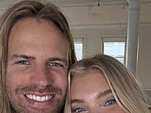 Модель Эльза Хоск получила предложение после 10 лет отношений