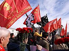 Красный день календаря: КПРФ посоветовала «белой» Госдуме посмотреть на Лукашенко и вернуть 7 ноября на то место, которое эта дата заслужила