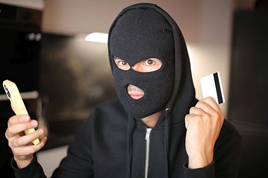 МВД: Мошенники придумали новый алгоритм с "безопасными счетами"