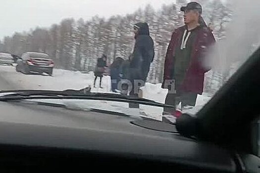 Смертельное ДТП с маршруткой и легковушкой на российской трассе попало на видео