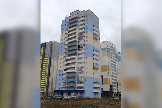 «Ветераны даже не вышли на 9 Мая»: жители челябинской высотки остались без лифта