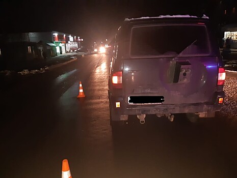 В Калязине трёхлетний ребенок вырвался от бабушки и попал под "УАЗ"