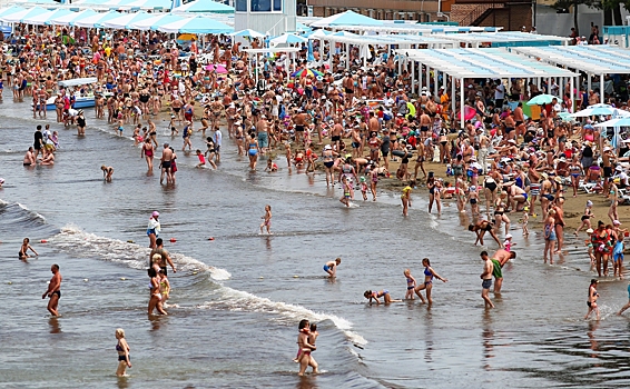 "Забывают, что ковид существует": в Сочи пожаловались на туристов