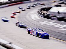 В гонке NASCAR Cup Series произошло рекордное количество смен лидера