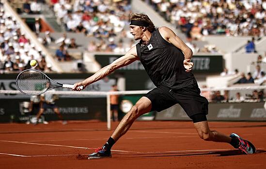 Александр Зверев вышел в полуфинал Roland Garros