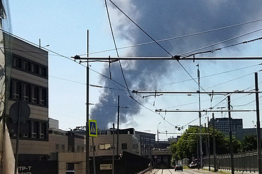 Поджог назвали вероятной причиной мощного пожара на юге Москвы