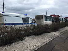 Под Гатчиной два автобуса-нелегала пришлось останавливать автоматами