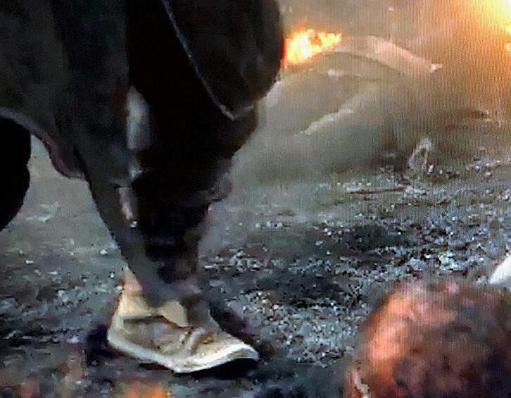 В 5 серии 8 сезона "Игры престолов" зрители разглядели на одном из воинов современный кроссовок. 