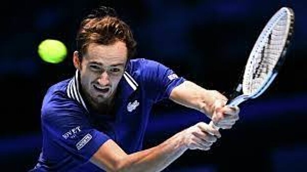 Британия потребовала от теннисиста Медведева письменный отказ от поддержки Путина