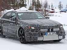 BMW M5 2024 года шпионили с гигантскими тормозами и «гибридными» наклейками