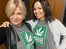 В Раде надели футболки с марихуаной и пошутили про госпереворот на Украине