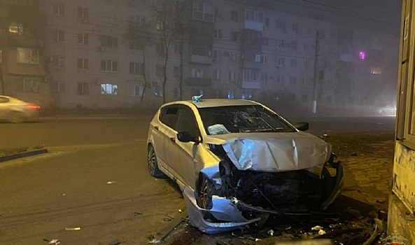 Четверо пострадавших попали в больницу после ночного ДТП в Волгограде