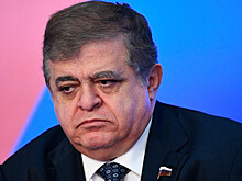 Сенатор Джабаров назвал протесты в Тбилиси классическим сценарием Саакашвили