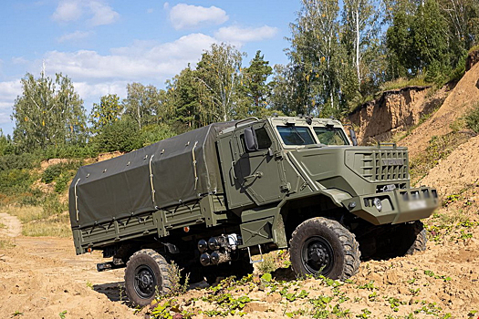 Военнослужащие ЦВО совершенствуют навыки вождения специальных машин в Челябинской области