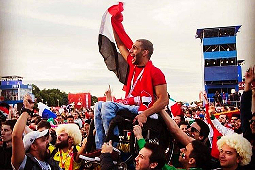 Случай в московской фан-зоне растрогал людей по всему миру