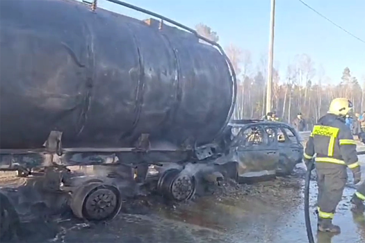 Во Владимирской области на трассе М-12 сгорели столкнувшиеся машины