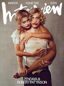 Роберт Паттинсон в женском образе снялся для обложки глянцевого журнала с Зендеей