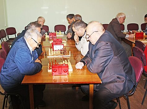В Верхнеколымском районе прошел шахматно-шашечный турнир