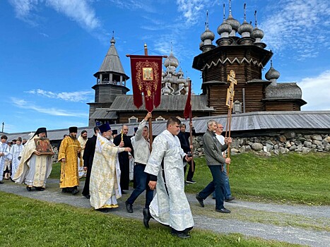 В Преображенской церкви на острове Кижи прошла первая с 1937 года служба