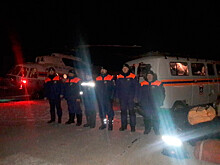 В Якутии восемь оленеводов унесло на льдине в море