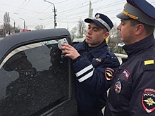 Завтра саратовских водителей будут массово штрафовать за излишнюю тонировку