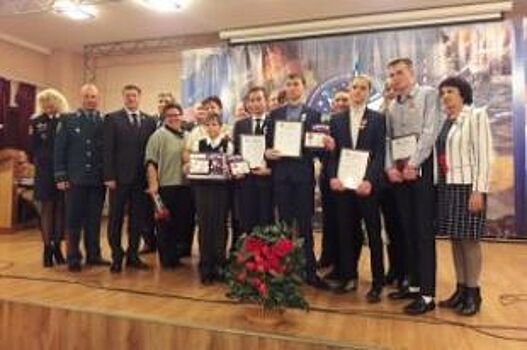 Героизм без возраста. В Оренбурге наградили детей, спасших людей из беды