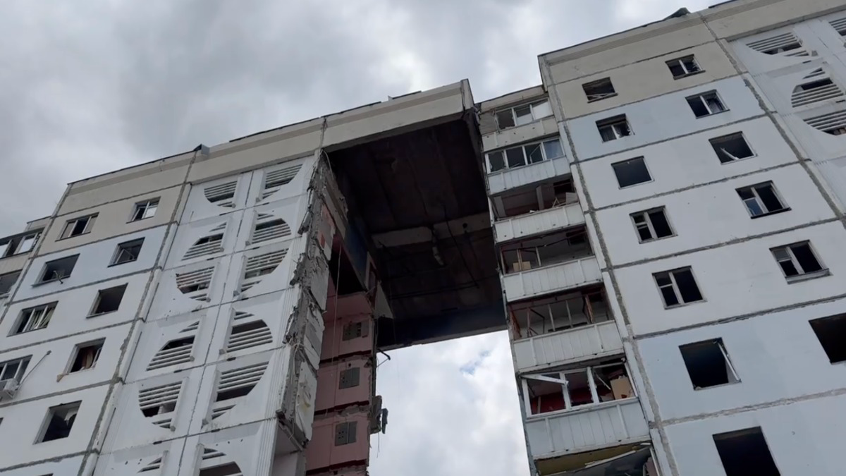 «Ужас, дома нет!»: появились кадры первых минут после обрушения подъезда в Белгороде