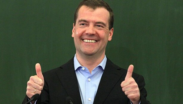 Дмитрию Медведеву 53, держитесь: популярные мемы, лучшие фразы и кое-что еще ко Дню Рождения