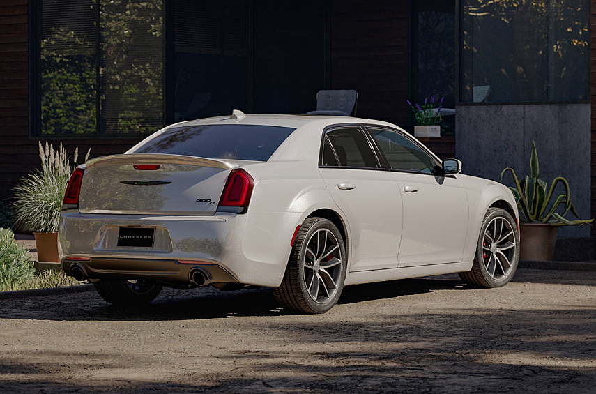 Кроме того, предусмотрены активная подвеска и дифференциал повышенного трения. В интерьере — кожа и декор из карбона. В комплектацию входят акустика Harman/Kardon с 19 динамиками, набор водительских ассистентов, обогрев и вентиляция передних кресел