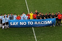 Футболист "Уотфорда" обвинил соцсети в безразличии к расизму
