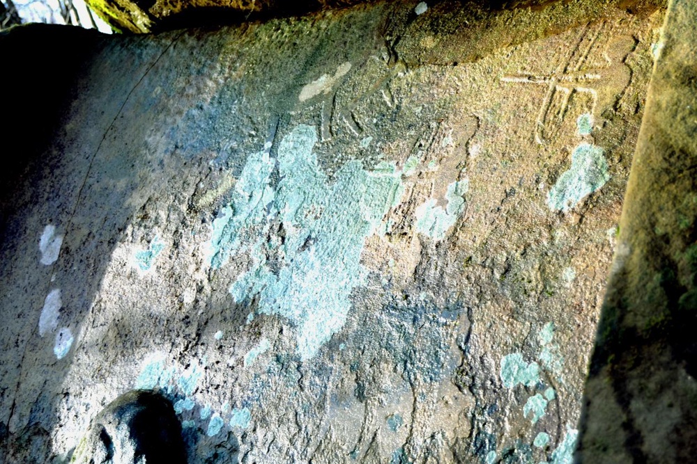 В Сочи на дольменах обнаружили уникальные сцены охоты на оленей