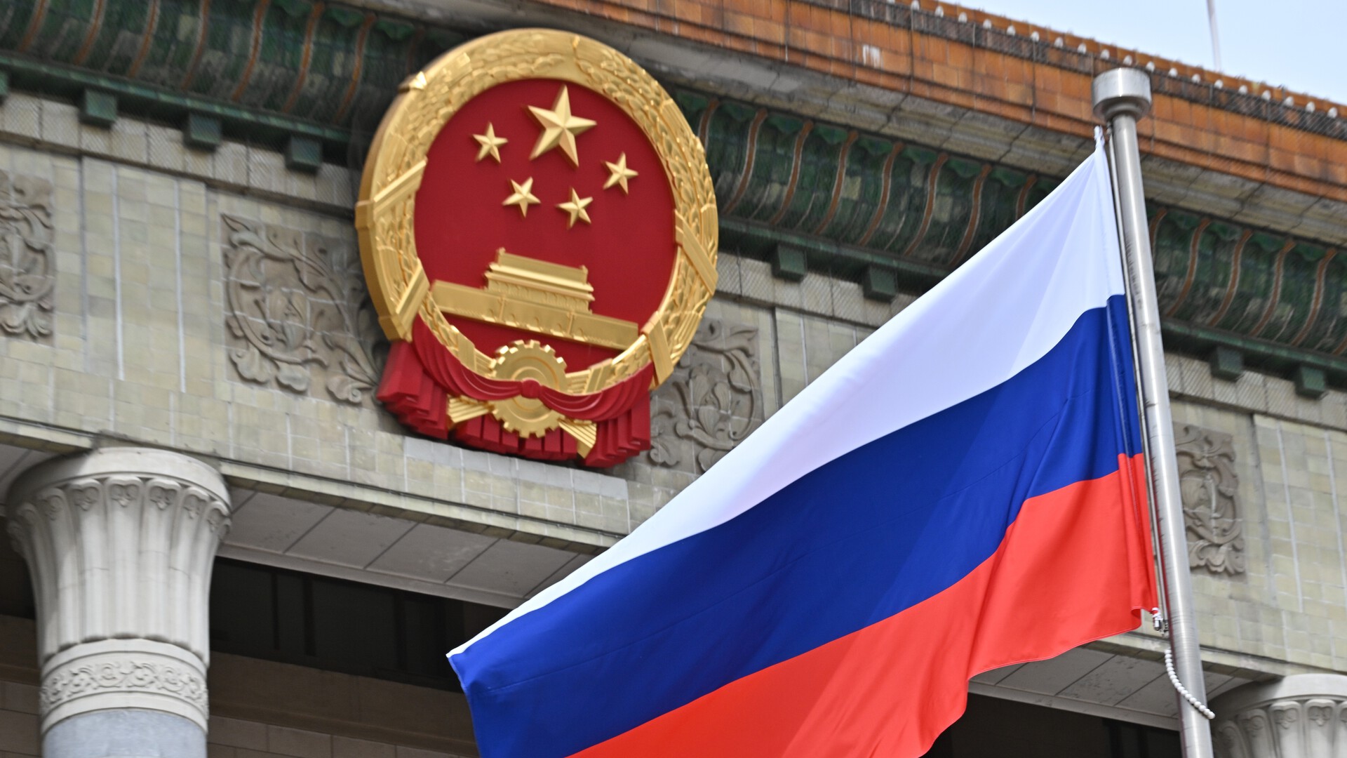 Названы цели визитов Путина и Трампа в Китай