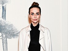 Екатерина Варнава пришла на премьеру «Общаги» в макси-тренче, а Алика Смехова — в мехах