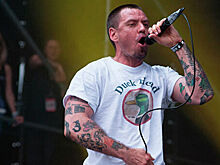 Солист группы «Ляпис Трубецкой» избил фаната на концерте