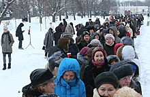 Холода не пугают российских туристов: в музеи стоят очереди, пешеходные экскурсии не отменяют