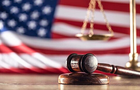 Минюст США подал иск против штата из-за допуска трансгендеров до турниров