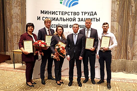 Кондитер из Тамбова получил награду от министра труда и социальной защиты России Максима Топилина