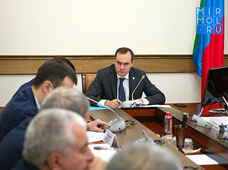 Артём Здунов принял участие в совещании по вопросам освоения бюджетных средств Дагестана