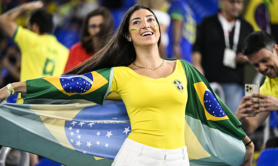 Болельщица из Бразилии на матче Чемпионата мира по футболу между сборными Бразилии и Швейцарии