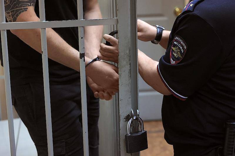 Бывший российский полицейский поплатился за годовую премию