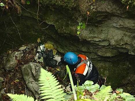 Многолетнюю свалку начали расчищать в пещере Бережного в Сочи