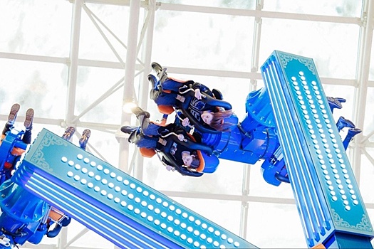 В Москве гостей "Острова мечты" эвакуировали с аттракциона