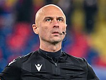 Защитник «Крыльев» Печенин коленом задел пятку выбегавшего из штрафной Батчи. Карасев после ВАР поставил пенальти в пользу «Краснодара» вместо штрафного