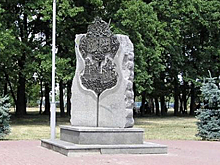 В Киеве снесли памятник в честь дружбы с Москвой