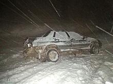 Полицейский, помогавший вызволить автомобилиста из снежного плена, прошлой зимой спас водителя из горящей машины