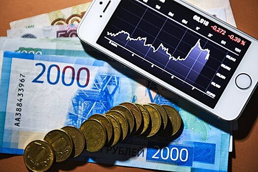 Реальные зарплаты в РФ в апреле снизились на 2% в годовом выражении