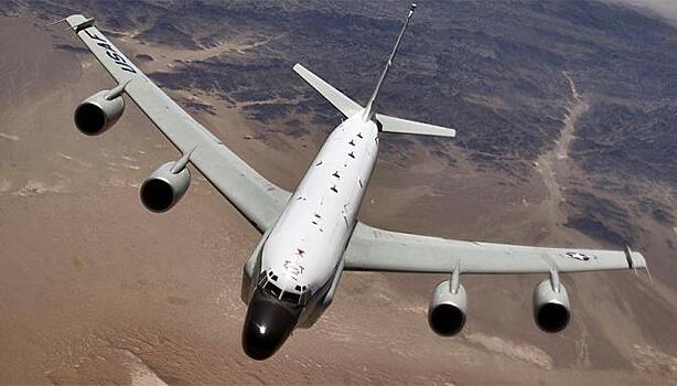 Су-27 напугал американского шпиона струёй